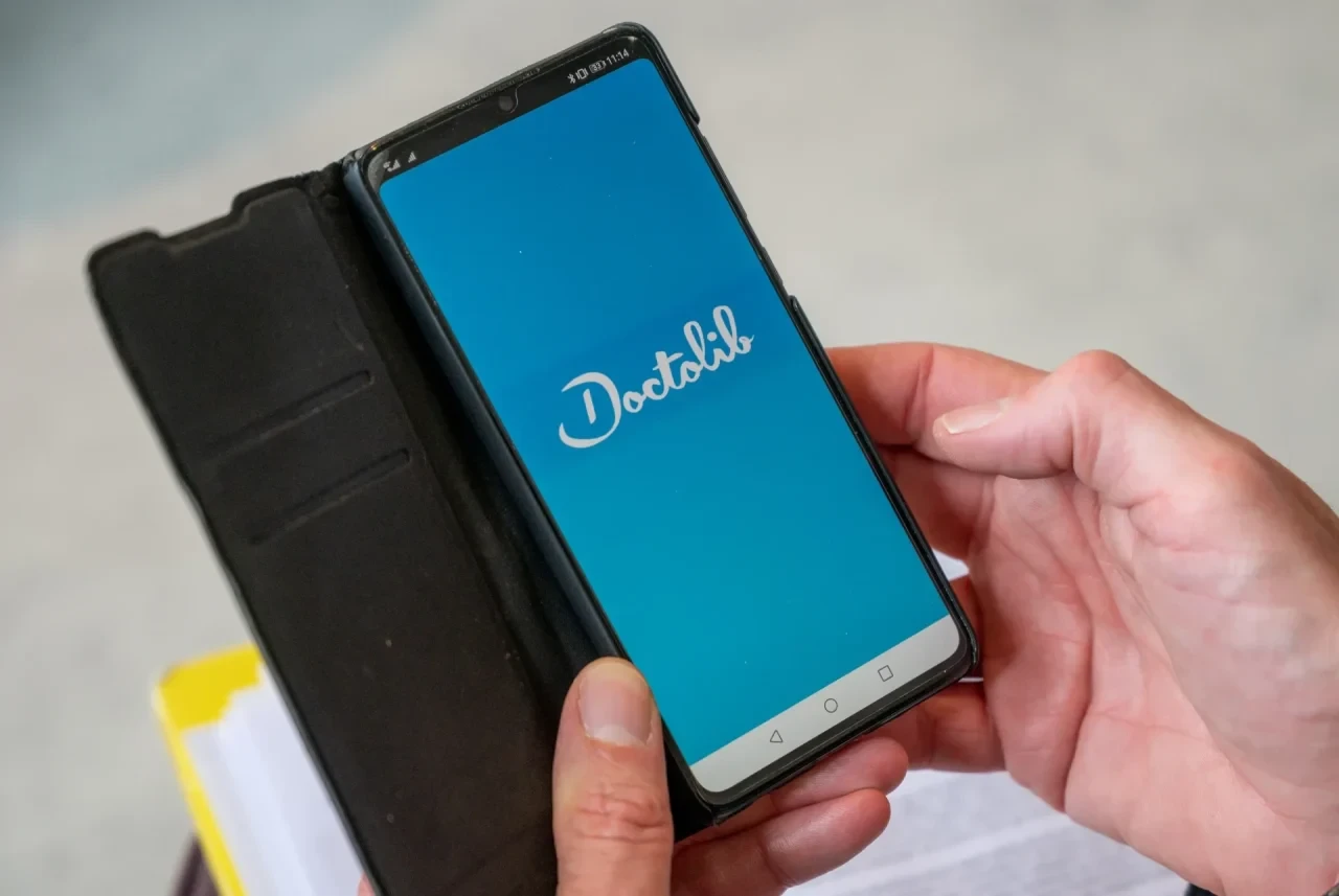 Doctolib-App auf Smartphone Display