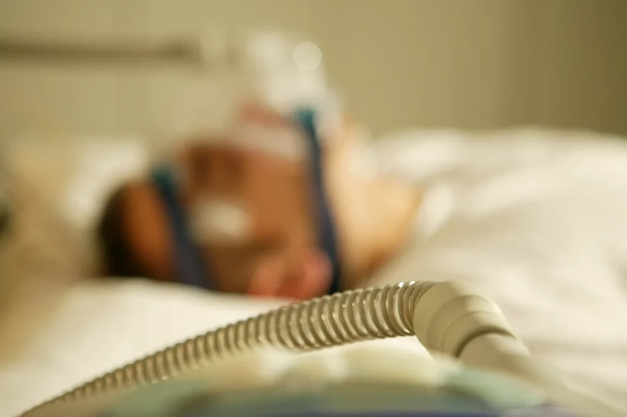 Beatmungsgerät an Patient